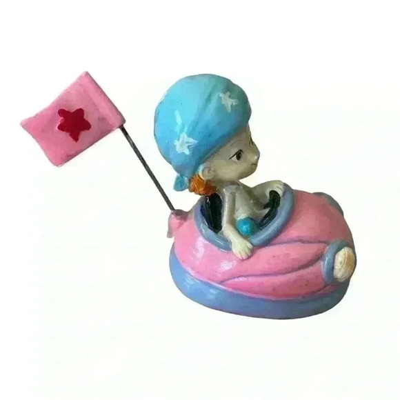 Bumper Car with Child Figurine Polystone Tweeny Car Greenbrier International - Picture 1 of 5